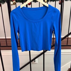 Blue Long-Sleeve Scoop Neck Crop Top - Women